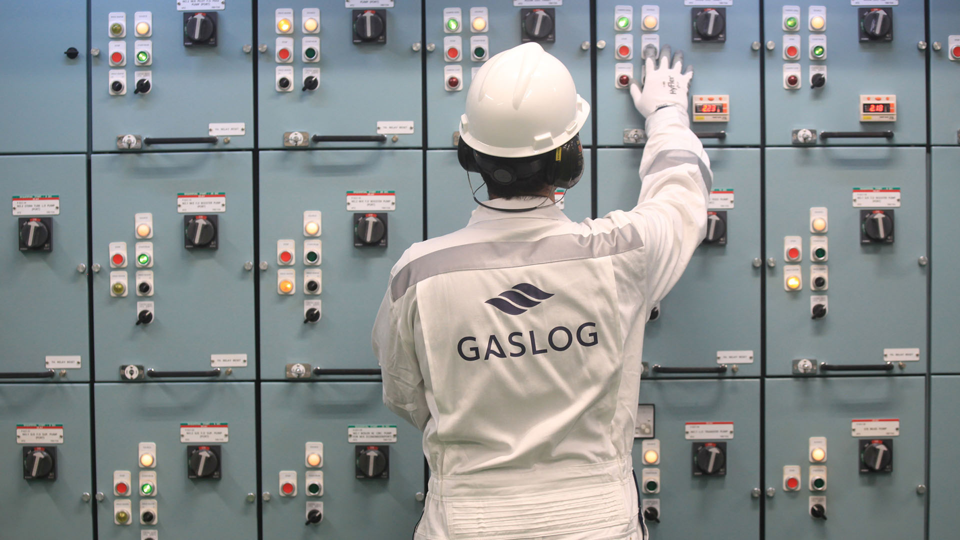 img-src”1920×1080-backround.jpg”-alt”Gaslog-operating”